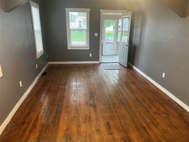 619 E 10th Street N, Newton, IA 50208