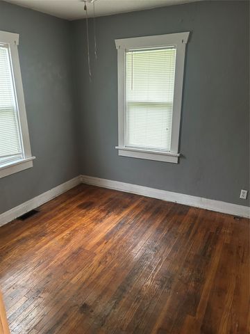 619 E 10th Street N, Newton, IA 50208