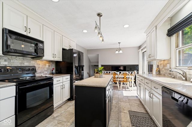 2427 Hawthorn Place, Noblesville, IN 46062
