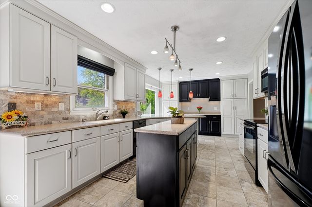 2427 Hawthorn Place, Noblesville, IN 46062