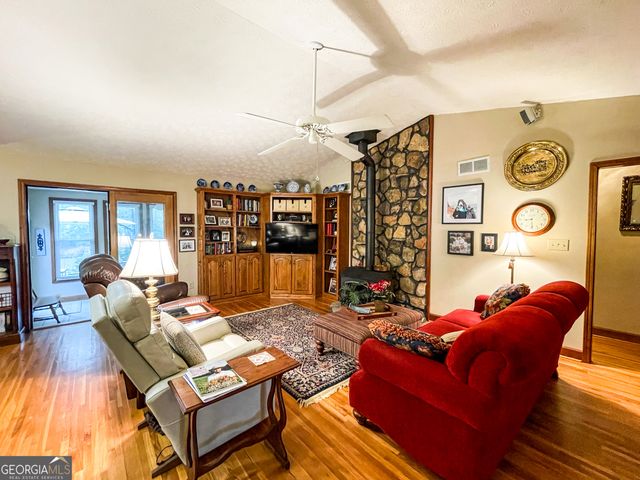 2117 W Grantville Road, Grantville, GA 30220