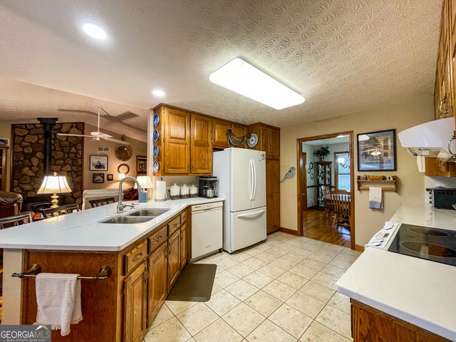 2117 W Grantville Road, Grantville, GA 30220