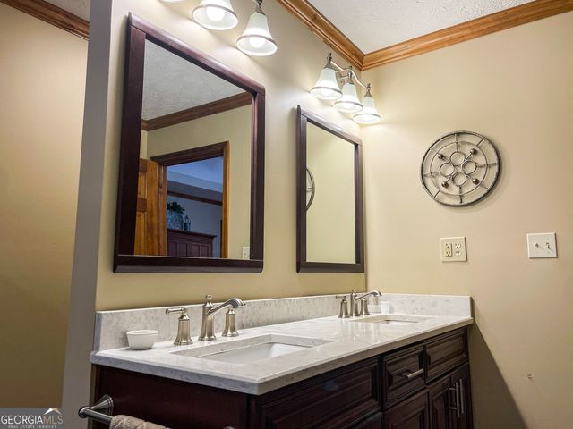 2117 W Grantville Road, Grantville, GA 30220