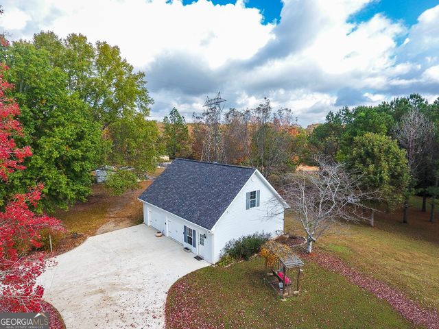 2117 W Grantville Road, Grantville, GA 30220
