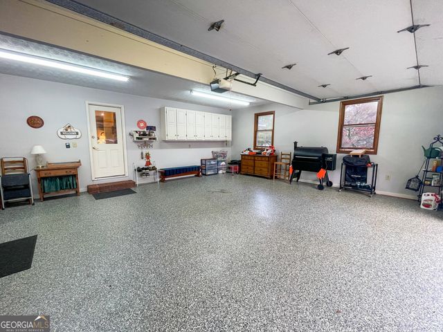 2117 W Grantville Road, Grantville, GA 30220