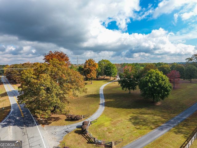 2117 W Grantville Road, Grantville, GA 30220