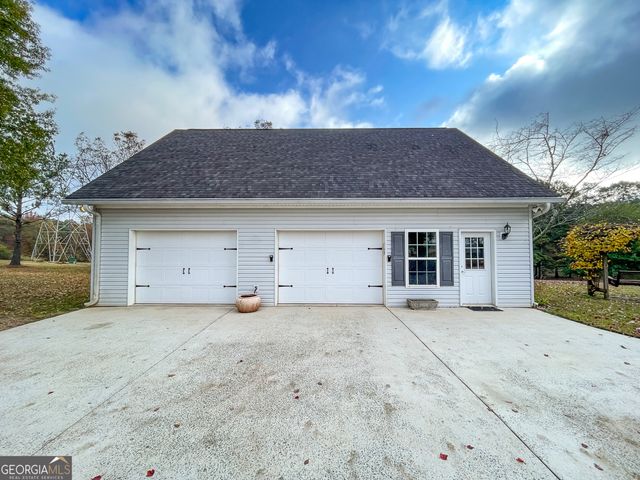 2117 W Grantville Road, Grantville, GA 30220