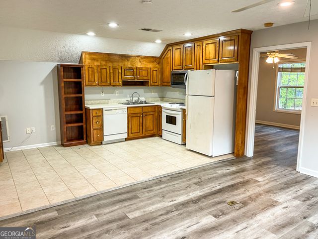 2117 W Grantville Road, Grantville, GA 30220