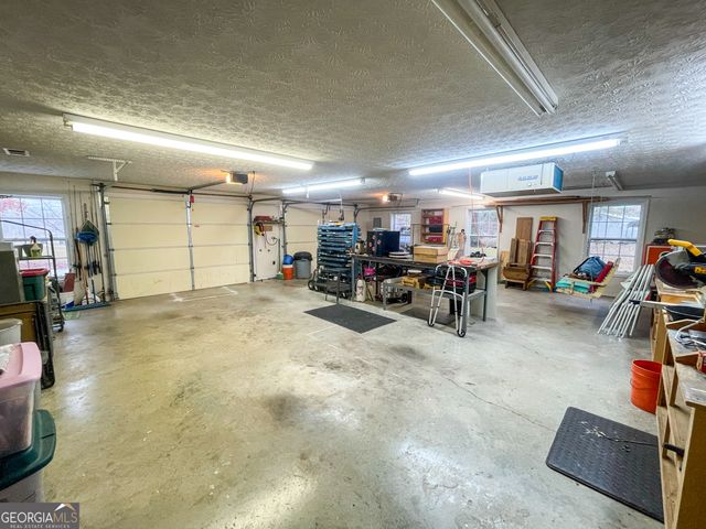 2117 W Grantville Road, Grantville, GA 30220