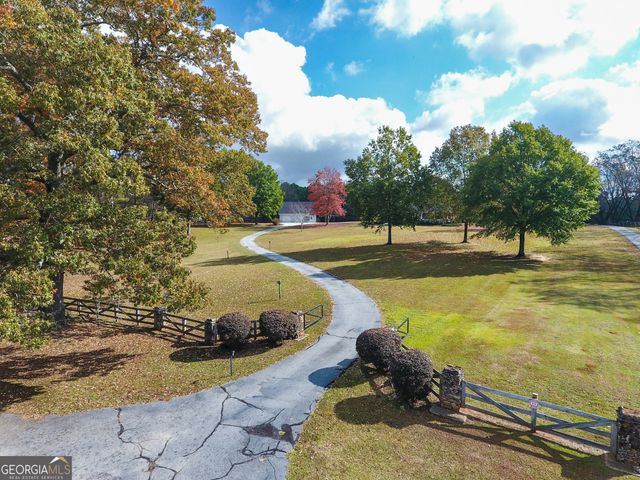 2117 W Grantville Road, Grantville, GA 30220