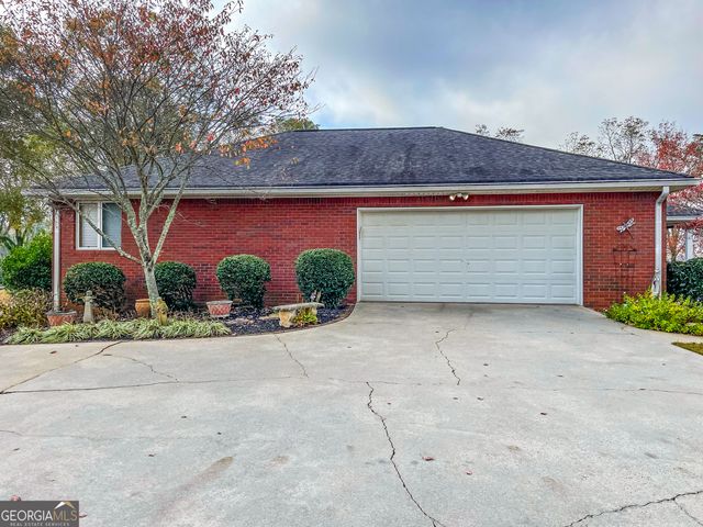 2117 W Grantville Road, Grantville, GA 30220