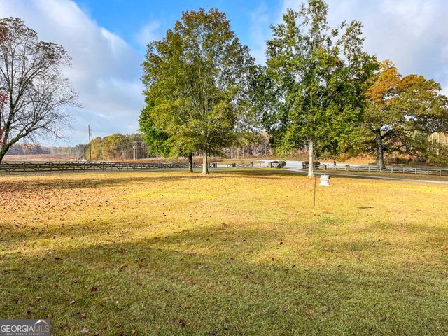 2117 W Grantville Road, Grantville, GA 30220
