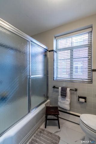 30 Outlook Avenue APT 104, West Hartford, CT 06119