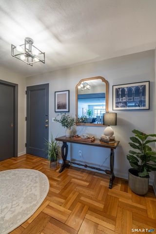 30 Outlook Avenue APT 104, West Hartford, CT 06119