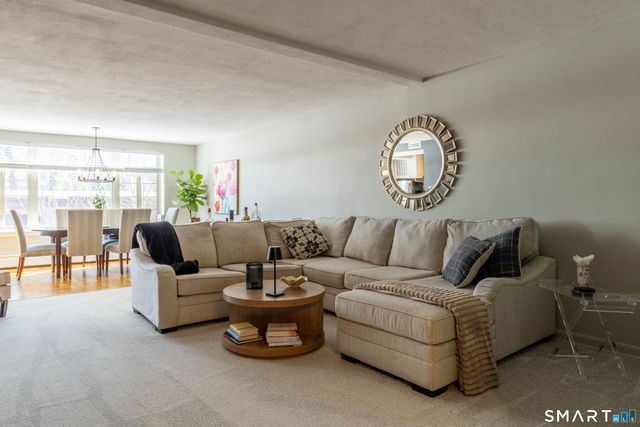 30 Outlook Avenue APT 104, West Hartford, CT 06119