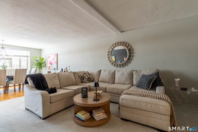 30 Outlook Avenue APT 104, West Hartford, CT 06119