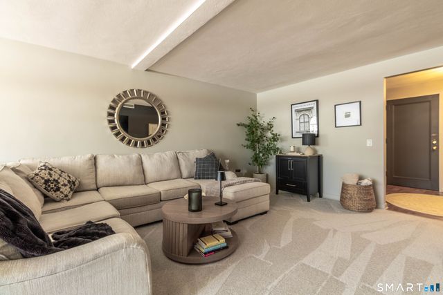 30 Outlook Avenue APT 104, West Hartford, CT 06119