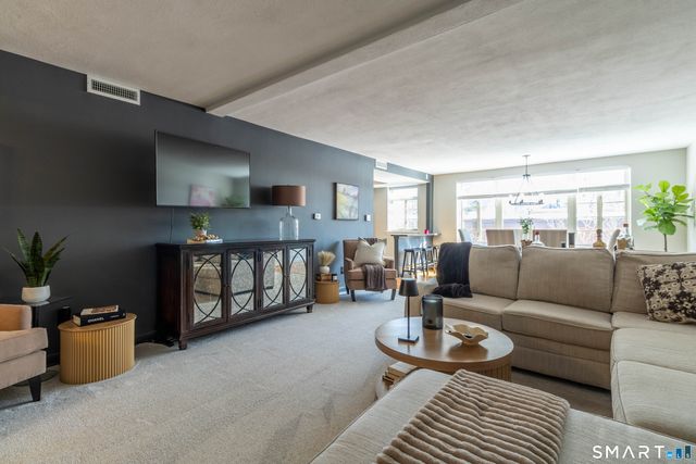 30 Outlook Avenue APT 104, West Hartford, CT 06119