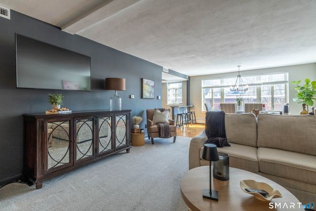 30 Outlook Avenue APT 104, West Hartford, CT 06119