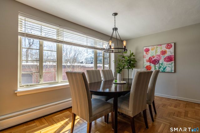 30 Outlook Avenue APT 104, West Hartford, CT 06119