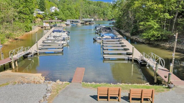 55 Walnut Trace DR, Hardy, VA 24101