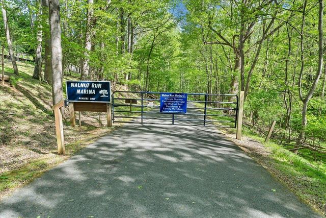 55 Walnut Trace DR, Hardy, VA 24101