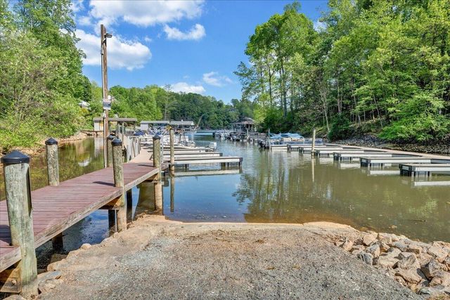 55 Walnut Trace DR, Hardy, VA 24101