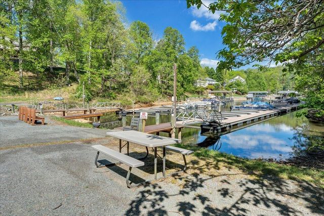 55 Walnut Trace DR, Hardy, VA 24101