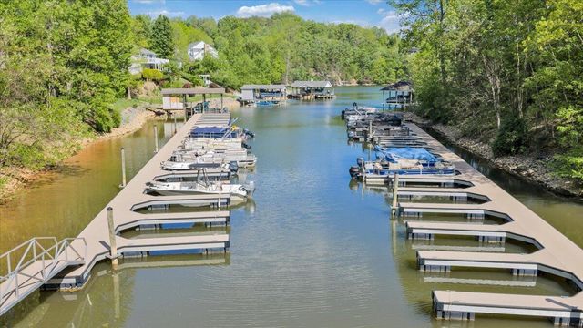 55 Walnut Trace DR, Hardy, VA 24101