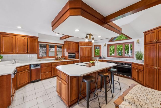 5573 Bartlett Boulevard, Mound, MN 55364