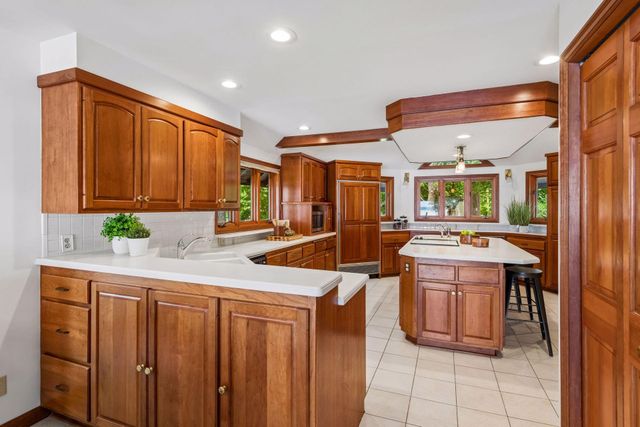 5573 Bartlett Boulevard, Mound, MN 55364