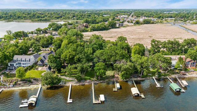 5573 Bartlett Boulevard, Mound, MN 55364