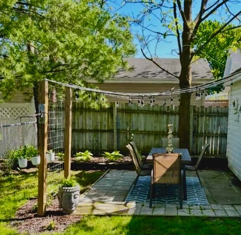 104 E Locust Street, Three Oaks, MI 49128