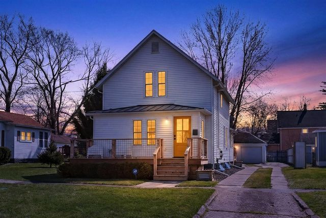 104 E Locust Street, Three Oaks, MI 49128