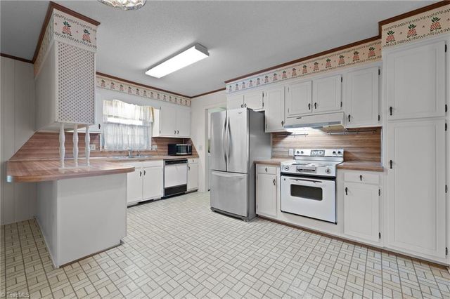 304 Irving Park Drive, Kernersville, NC 27284