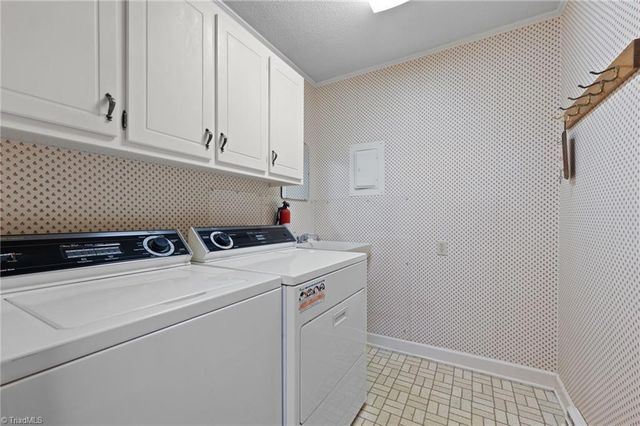 304 Irving Park Drive, Kernersville, NC 27284