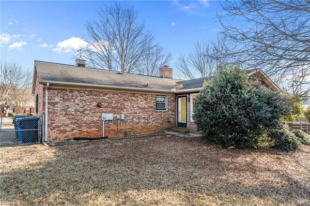 304 Irving Park Drive, Kernersville, NC 27284