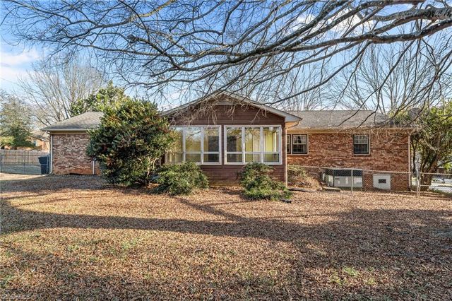 304 Irving Park Drive, Kernersville, NC 27284