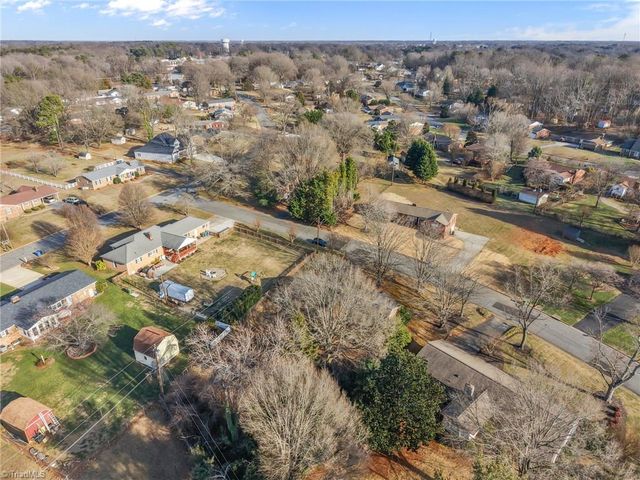 304 Irving Park Drive, Kernersville, NC 27284