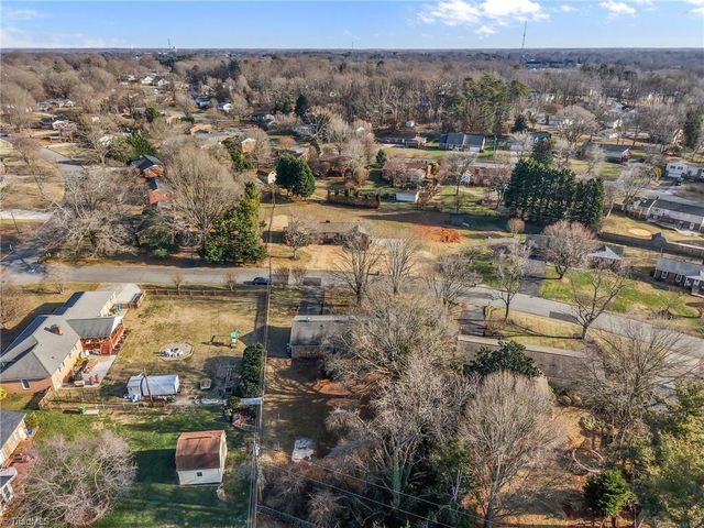 304 Irving Park Drive, Kernersville, NC 27284