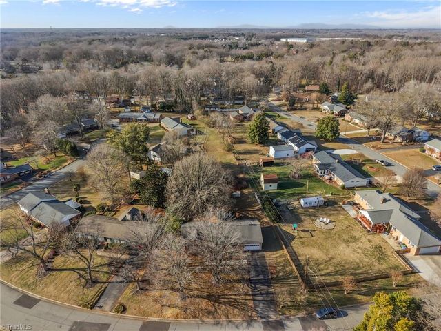 304 Irving Park Drive, Kernersville, NC 27284