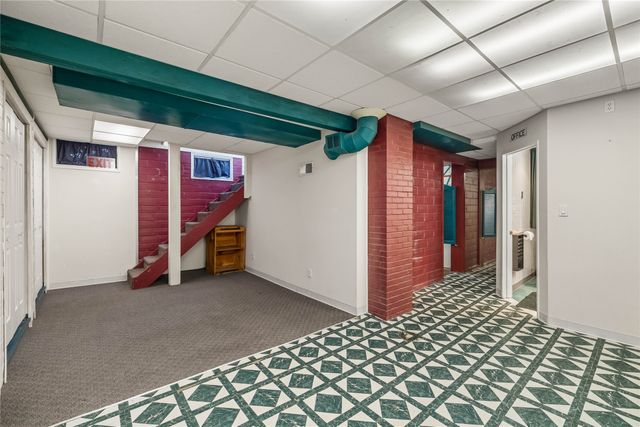 4685 E 46th Street, Des Moines, IA 50317