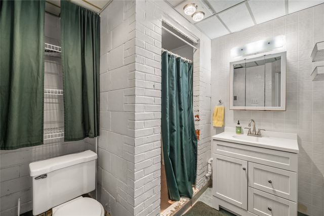 4685 E 46th Street, Des Moines, IA 50317