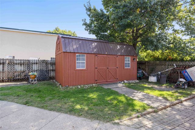 4685 E 46th Street, Des Moines, IA 50317