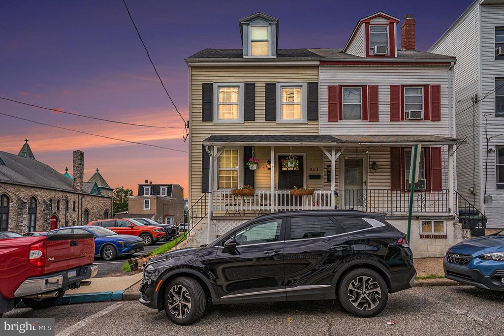 251 HALL ST, Phoenixville, PA 19460