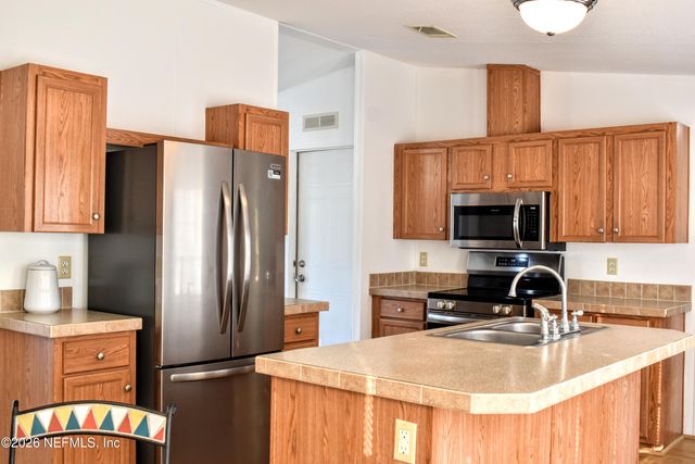 117 LAKE VIEW Avenue, Georgetown, FL 32139