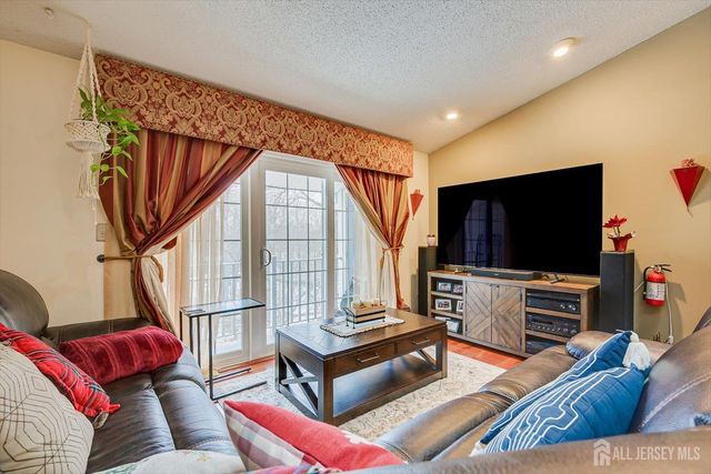 45 Amethyst Way, Franklin, NJ 08823