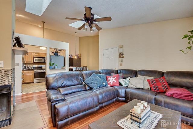 45 Amethyst Way, Franklin, NJ 08823