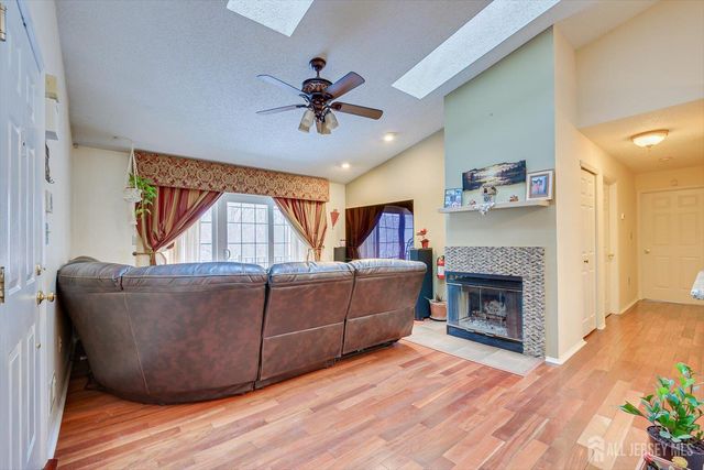 45 Amethyst Way, Franklin, NJ 08823