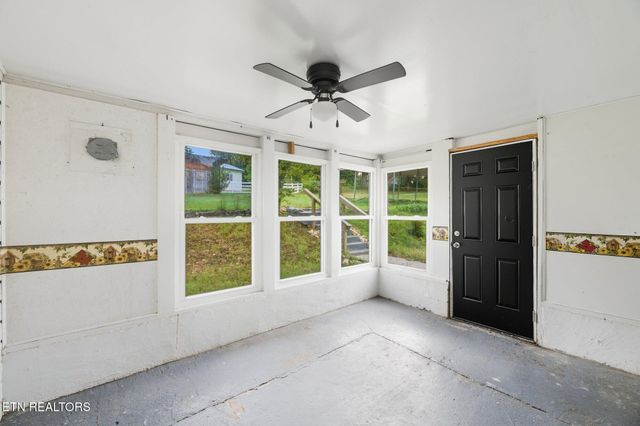 2512 Clearwater Rd, Athens, TN 37303